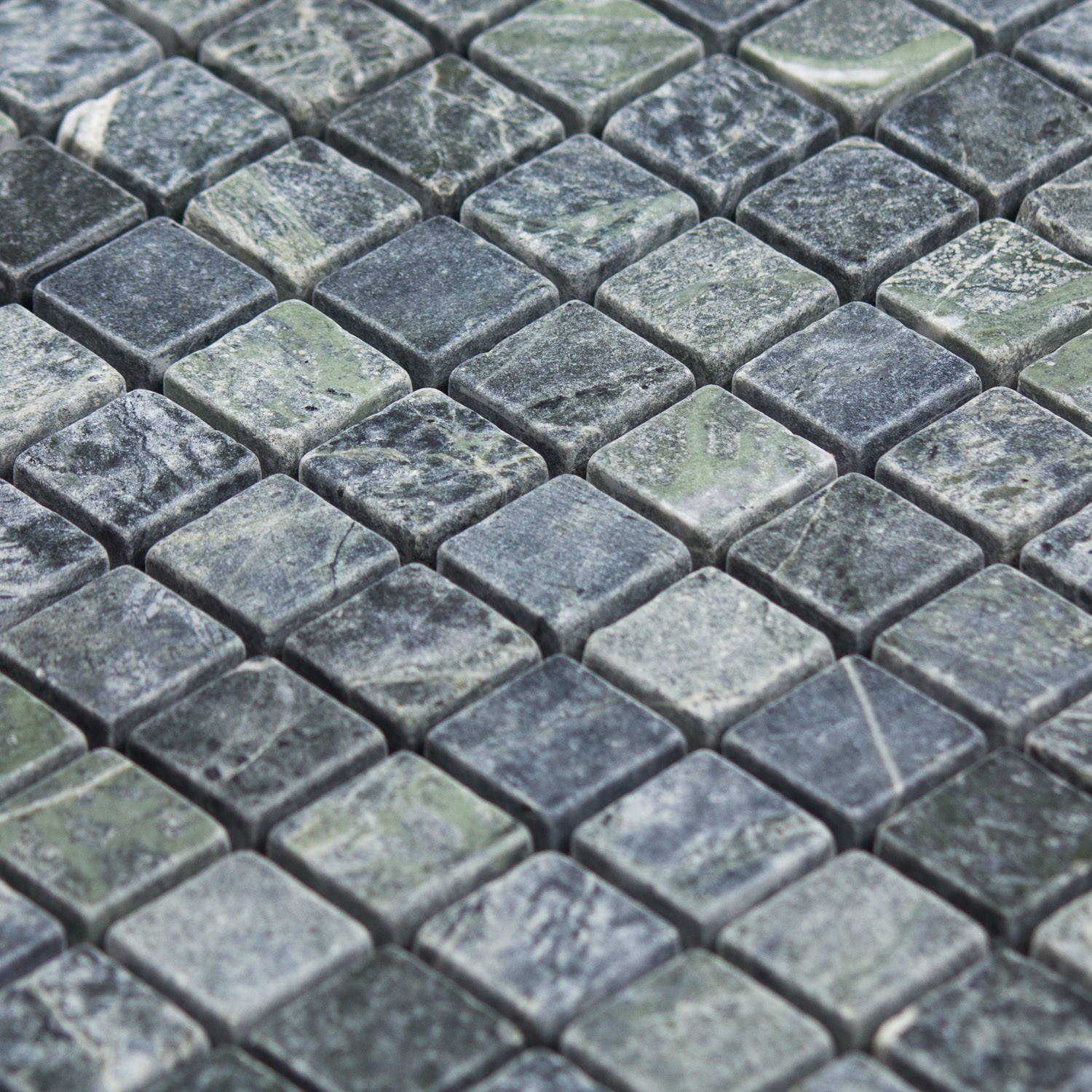 Mosaïque grise / verte en pierre