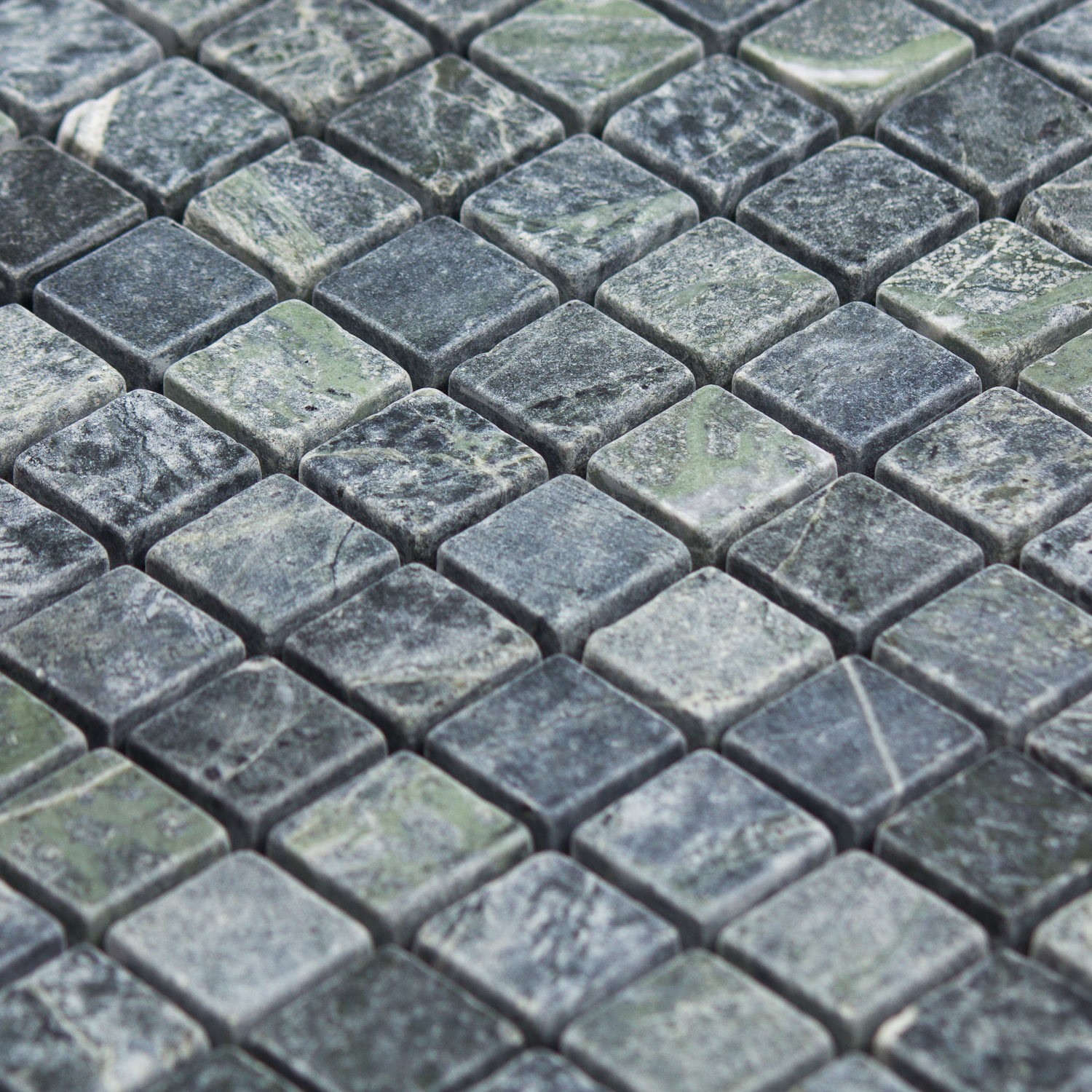 Mosaïque grise / verte en pierre